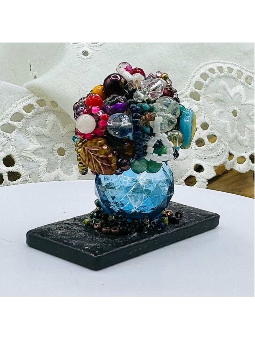 Unique Handmade “Crystal Pot” of Beaded Flowers. - Picture 5 of 7